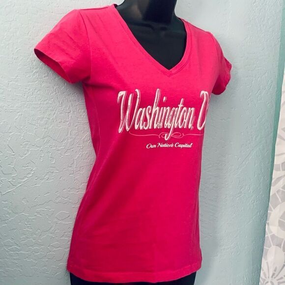 Next Level Pink Graphic Washington DC V-neck T-shirt Size Medium - Picture 4 of 7